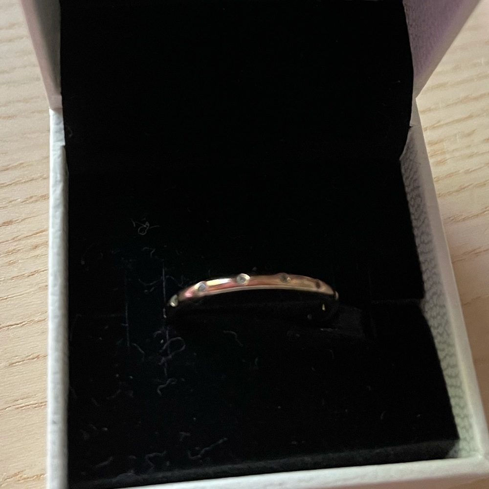 PANDORA Simple Sparkling Band Ring